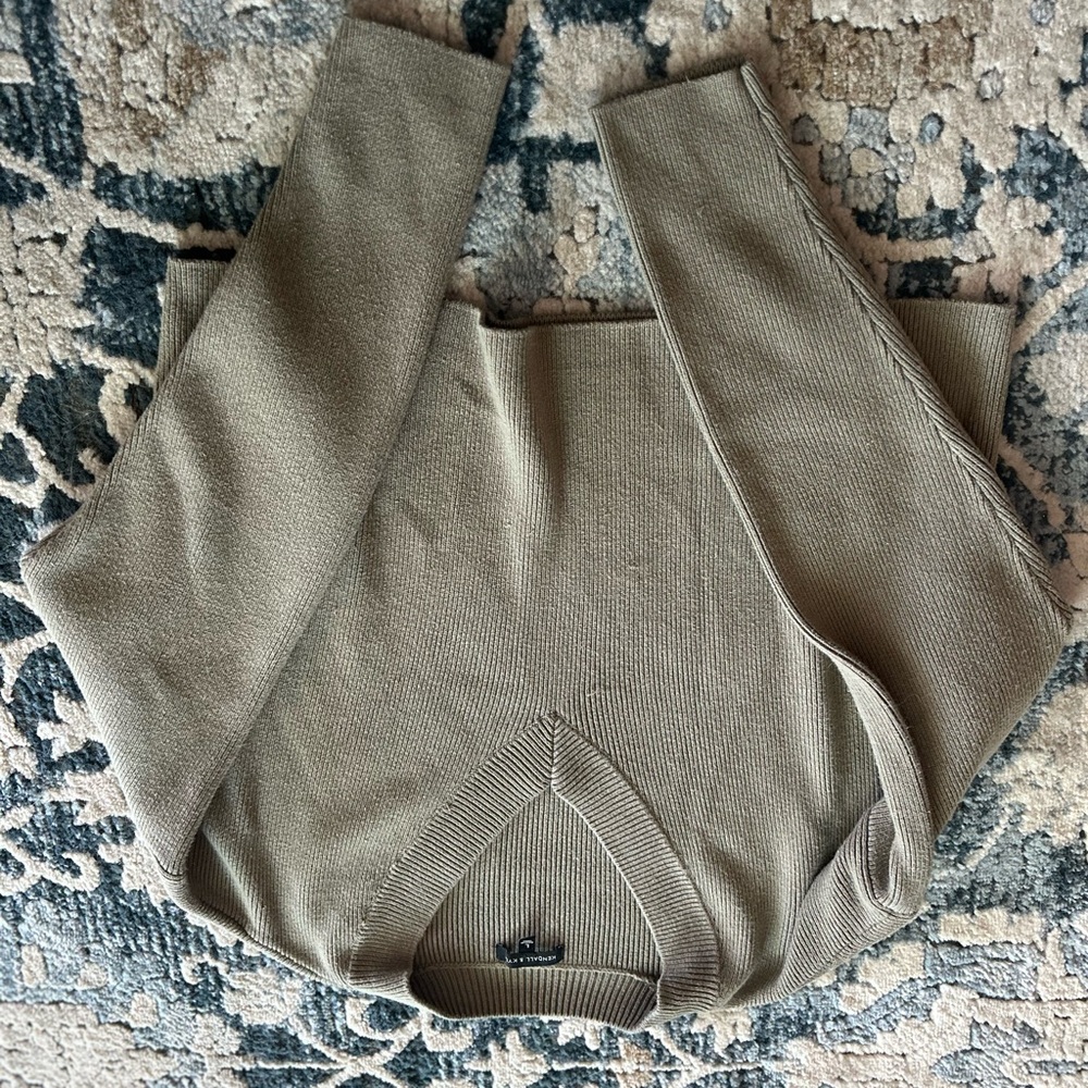 Kendall & Kylie Green V-Neck Sweater